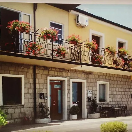 بيت ضيافة Portacastello 2*