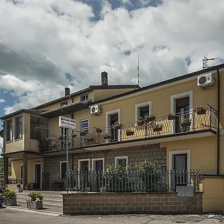 بيت ضيافة Portacastello Castel Lagopesole